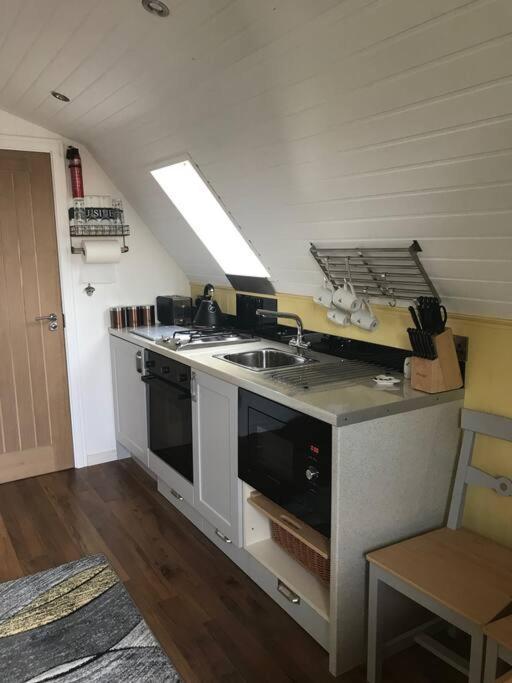 Bumble Bee Cottage Plymouth Ngoại thất bức ảnh